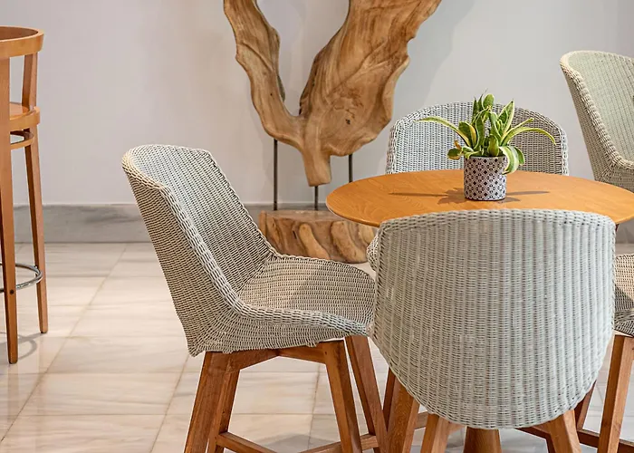 Hotel Avra Boutique 4*