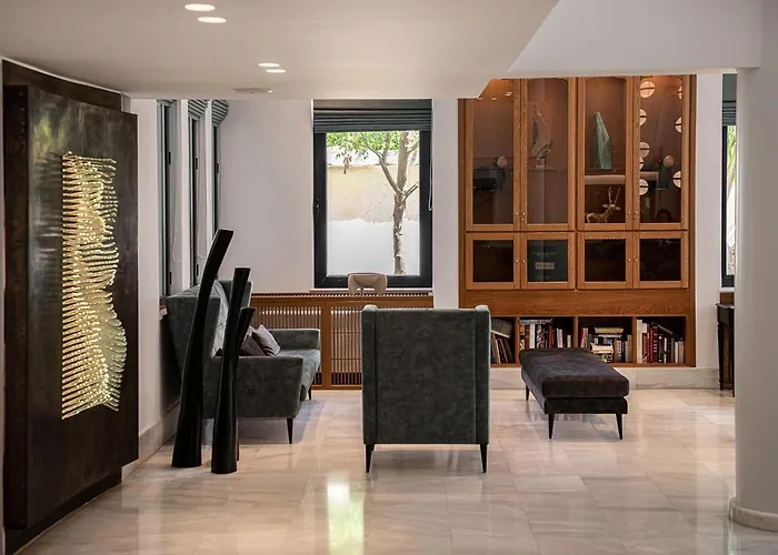 Hotel Avra Boutique 4*