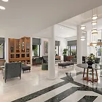Hotel Avra Boutique 4*
