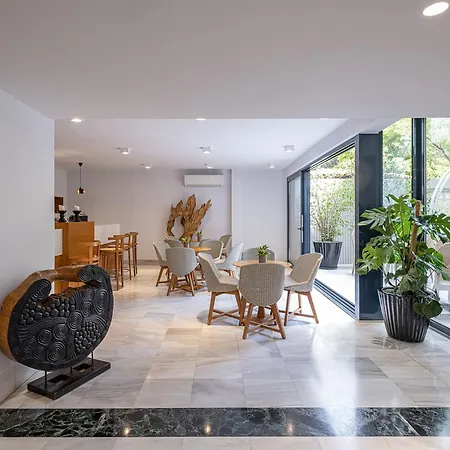 Avra Boutique 4*