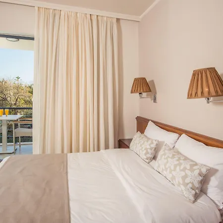 Avra Boutique 4*