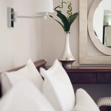 Avra Boutique 4*