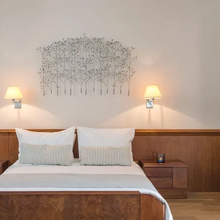 Отель Avra Boutique 4*