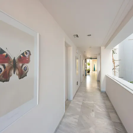 Avra Boutique 4*