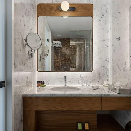 Hotel Avra Boutique 4*
