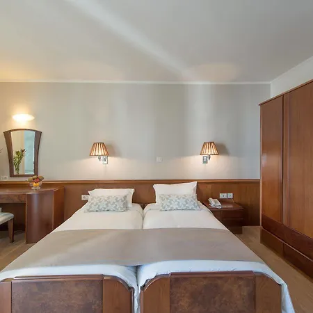 Avra Boutique Hotel 4*