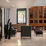 Hotel Avra Boutique 4*