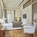 Avra Boutique 4*