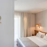 Hotel Avra Boutique 4*