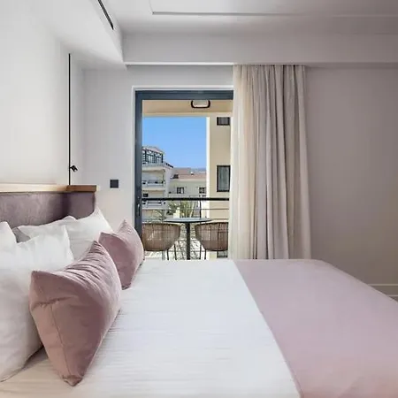 ホテル Avra Boutique 4*