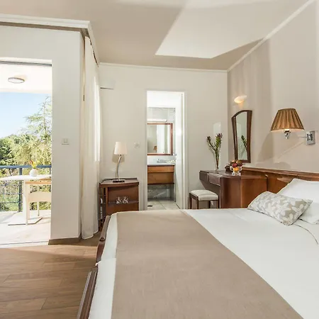Avra Boutique Hotel 4*