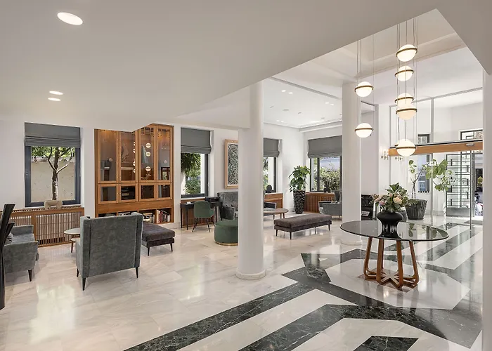 Hotel Avra Boutique 4*